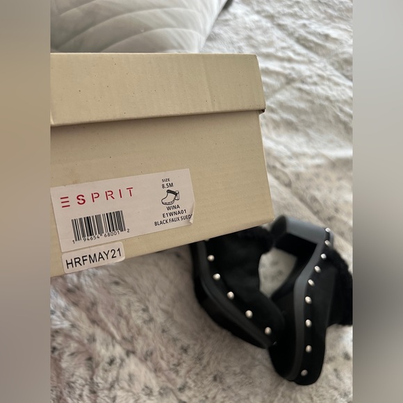 Black Faux Suede  Clog Heels - Picture 2 of 4